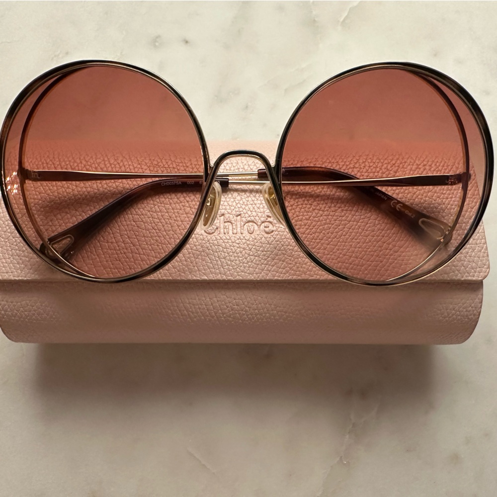 Oversized sunglasses Brand Chloe.